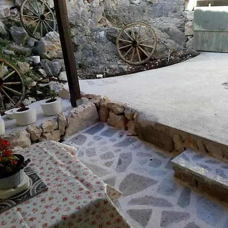 Sparoga - Dalmatian Stone House For Tisno