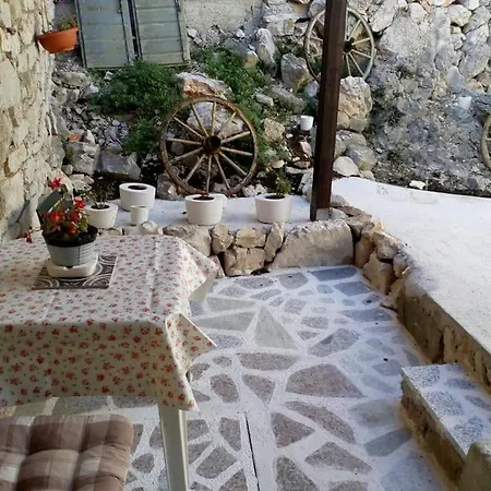 Sparoga - Dalmatian Stone House For Tisno