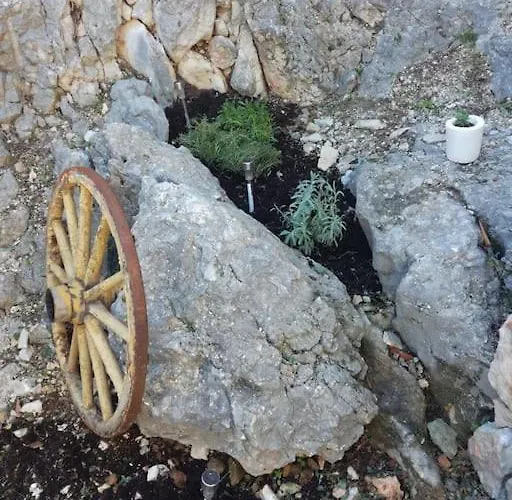 Sparoga - Dalmatian Stone House For Vikendica *