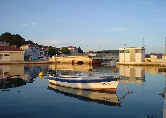 Sparoga - Dalmatian Stone House For Vikendica *